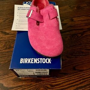 New In Box  Birksenstock Boston Shearling Clogs!